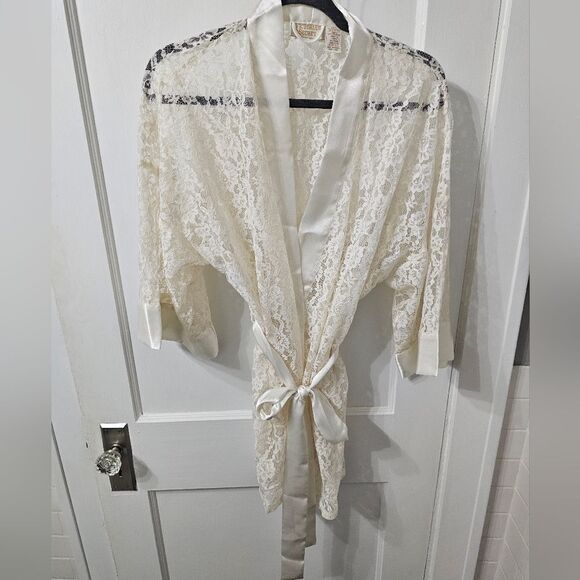 Vintage Victoria's Secret Gold Label lace robe. Excellent condition, like new, - Picture 1 of 6